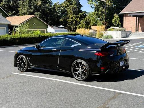 2017 INFINITI Q60 2.0T Premium