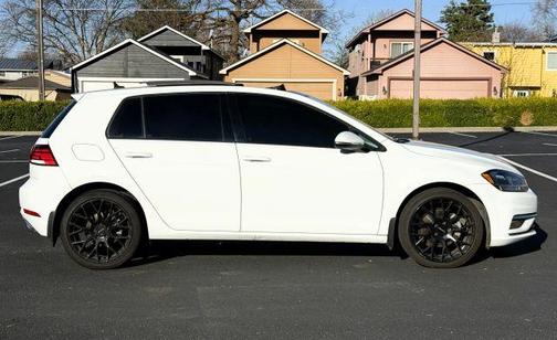 2018 Volkswagen Golf TSI SE