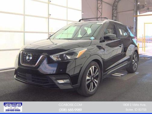 Super Black 2020 Nissan Kicks SR