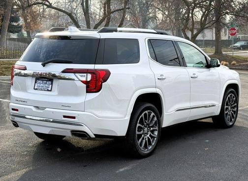 2020 GMC Acadia Denali