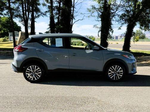 Boulder Gray 2021 Nissan Kicks SV