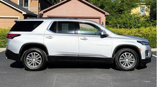Silver Ice Metallic 2022 Chevrolet Traverse LT Cloth