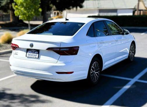 Pure White 2021 Volkswagen Jetta 1.4T SE