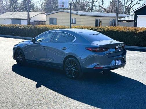 2022 Mazda Mazda3 Carbon Edition