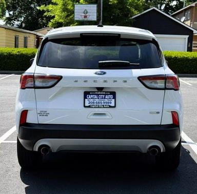 2020 Ford Escape SE
