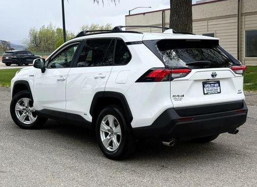 Super White 2021 Toyota RAV4 Hybrid XLE
