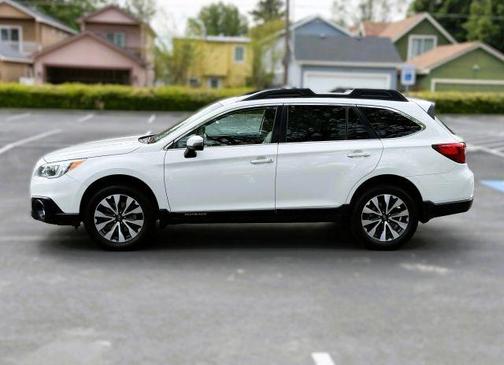 White 2017 Subaru Outback 2.5i Limited