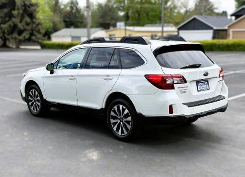 White 2017 Subaru Outback 2.5i Limited