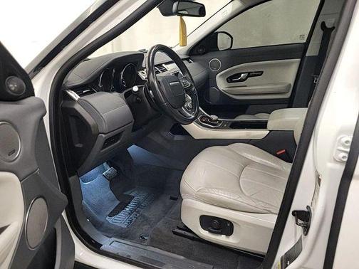 Fuji White 2017 Land Rover Range Rover Evoque SE Premium