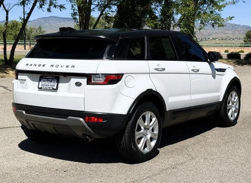 Fuji White 2017 Land Rover Range Rover Evoque SE Premium