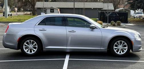 2015 Chrysler 300 Limited