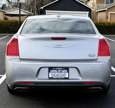 2015 Chrysler 300 Limited