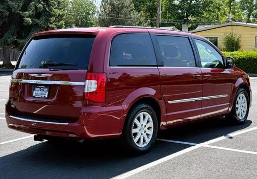 2015 Chrysler Town & Country Touring
