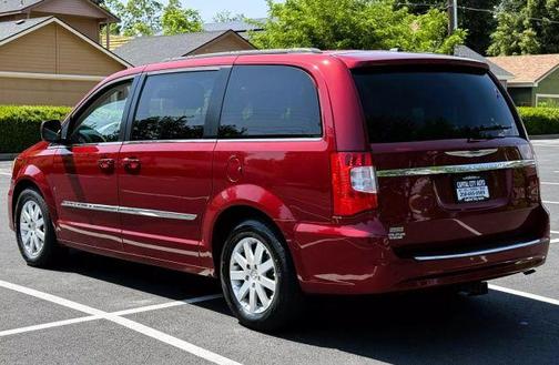 2015 Chrysler Town & Country Touring