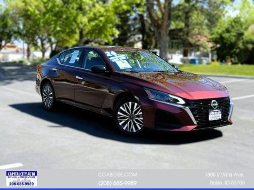 Garnet Pearl Me 2024 Nissan Altima 2.5 SV