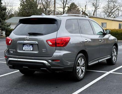 2020 Nissan Pathfinder SV