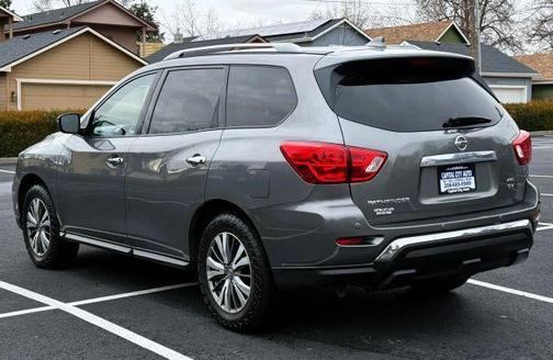 2020 Nissan Pathfinder SV