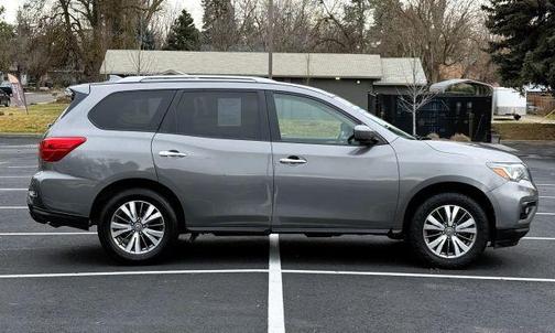 2020 Nissan Pathfinder SV