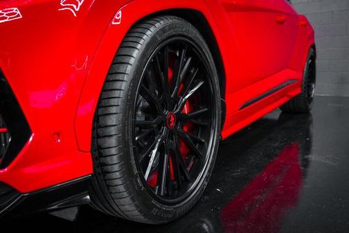 2021 Lamborghini Urus Pearl Capsule