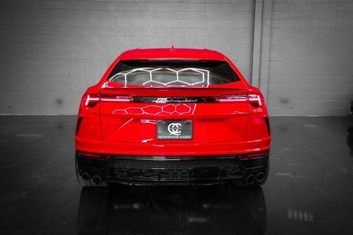 2021 Lamborghini Urus Pearl Capsule