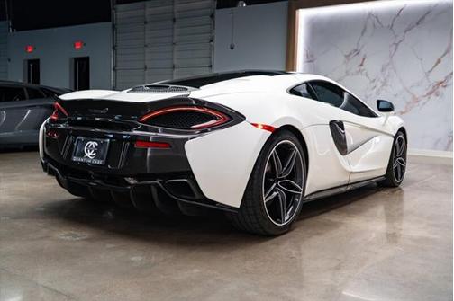 2017 McLaren 570GT Base