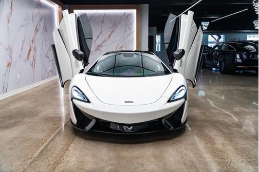 2017 McLaren 570GT Base