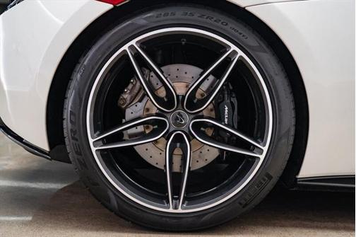 2017 McLaren 570GT Base