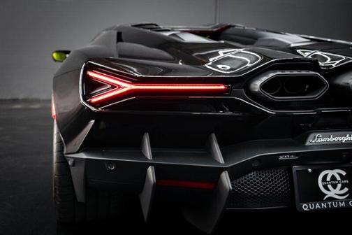 2024 Lamborghini Revuelto 
