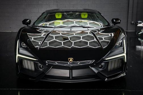 2024 Lamborghini Revuelto 