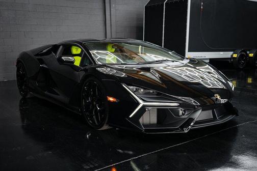2024 Lamborghini Revuelto 