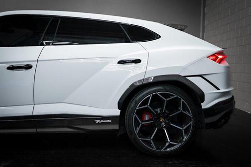 2024 Lamborghini Urus Performante