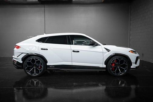 2024 Lamborghini Urus Performante