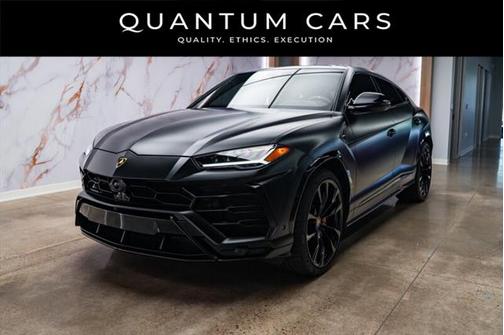 2022 Lamborghini Urus Pearl Capsule