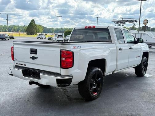 Summit White 2017 Chevrolet Silverado 1500 2LT