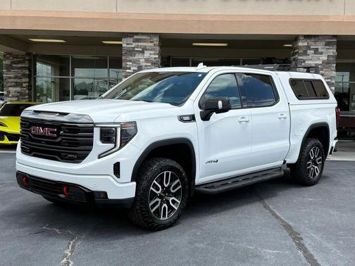 Summit White 2023 GMC Sierra 1500 AT4