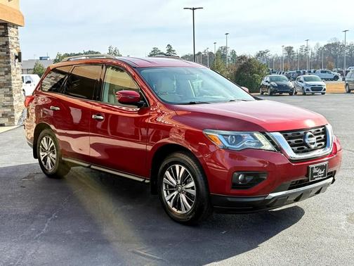 2018 Nissan Pathfinder SV