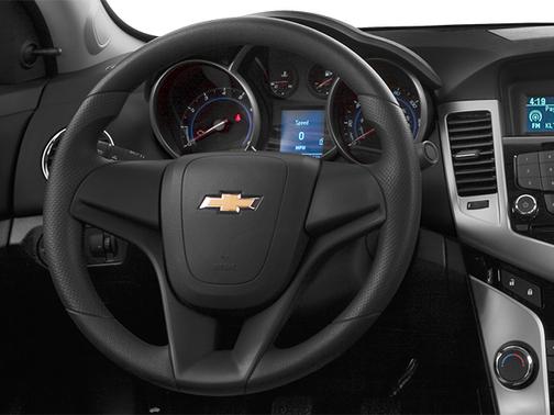 Silver Ice Metallic 2014 Chevrolet Cruze LS