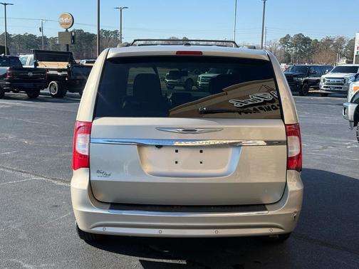 2014 Chrysler Town & Country Touring-L