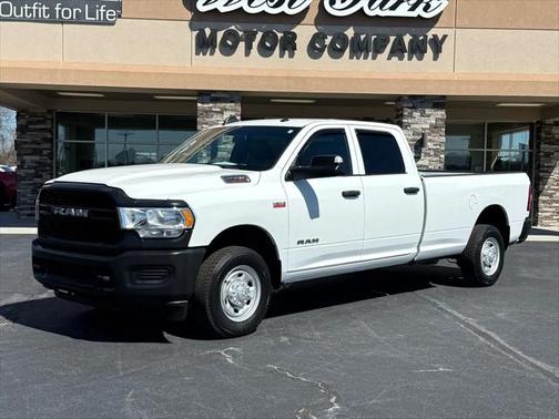 2022 RAM 2500 Tradesman Crew Cab 4x2 8' Box