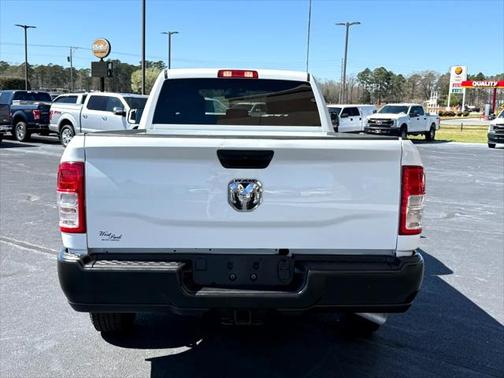 2022 RAM 2500 Tradesman Crew Cab 4x2 8' Box