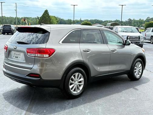 2017 Kia Sorento L