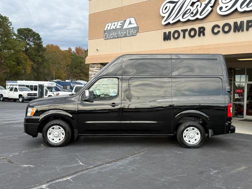 2020 Nissan NV Cargo NV2500 HD SV V8