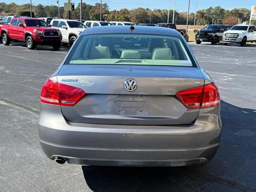 2013 Volkswagen Passat 2.5 SE