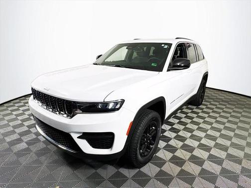 2024 Jeep Grand Cherokee Laredo 4x4