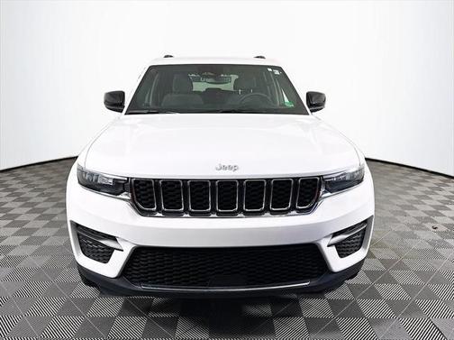 2024 Jeep Grand Cherokee Laredo 4x4