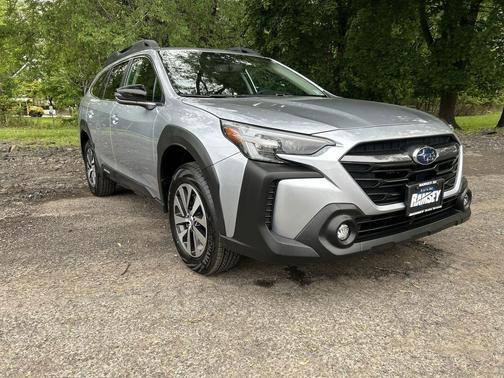 Ice Silver Metallic 2025 Subaru Outback Premium