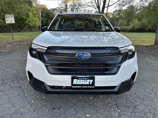 2025 Subaru Forester Base