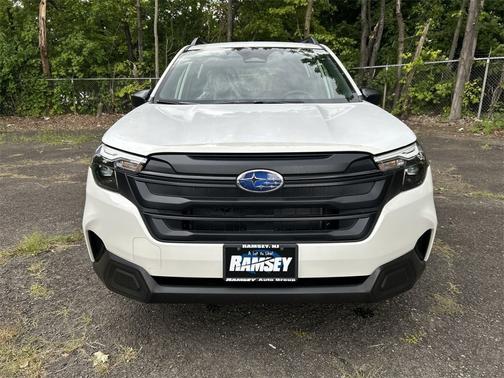 2025 Subaru Forester Base