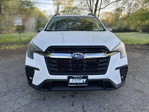 Crystal White Pearl 2023 Subaru Ascent Limited 7-Passenger