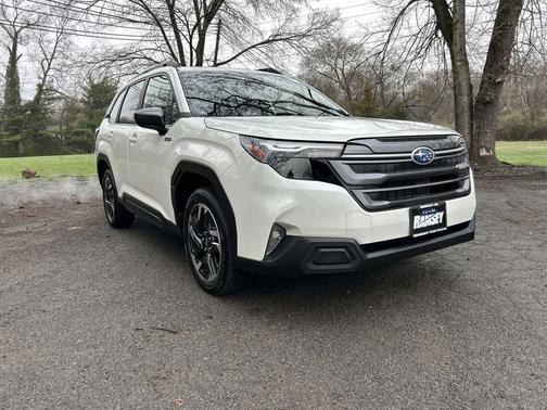 Crystal White Pearl 2025 Subaru Forester Premium Hybrid
